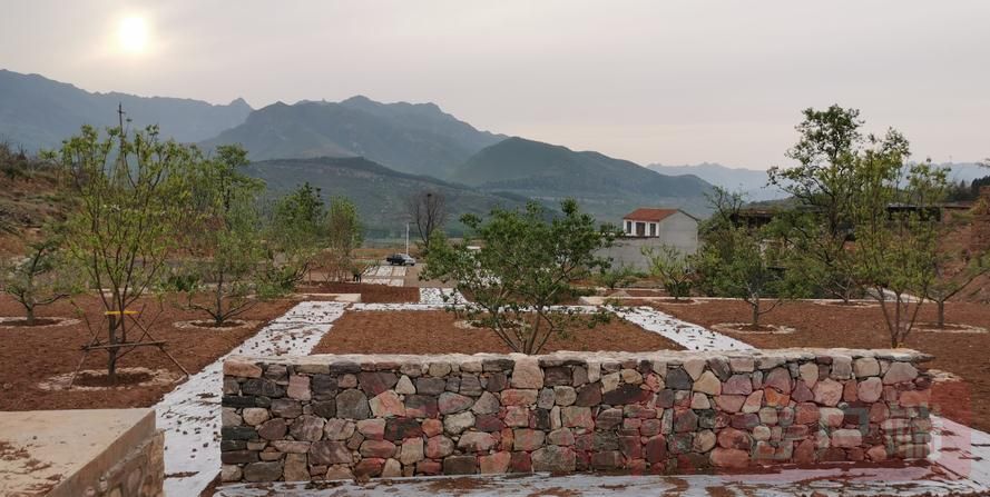 |百名记者进百村丨骑驴问“道”盘山村