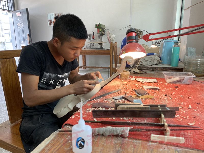 确山|走老区看老乡 |“一把提琴”给确山带来了什么