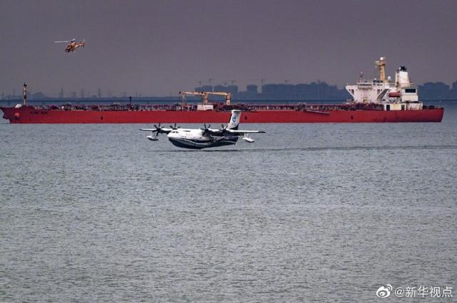 |国产大型水陆两栖飞机“鲲龙”AG600成功实现海上首飞