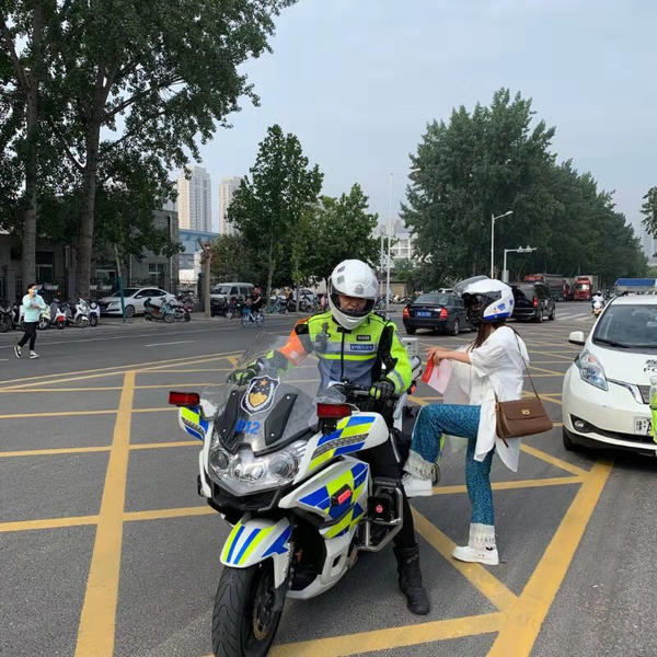 省考|“省考”首日，郑州铁骑上演神速救助