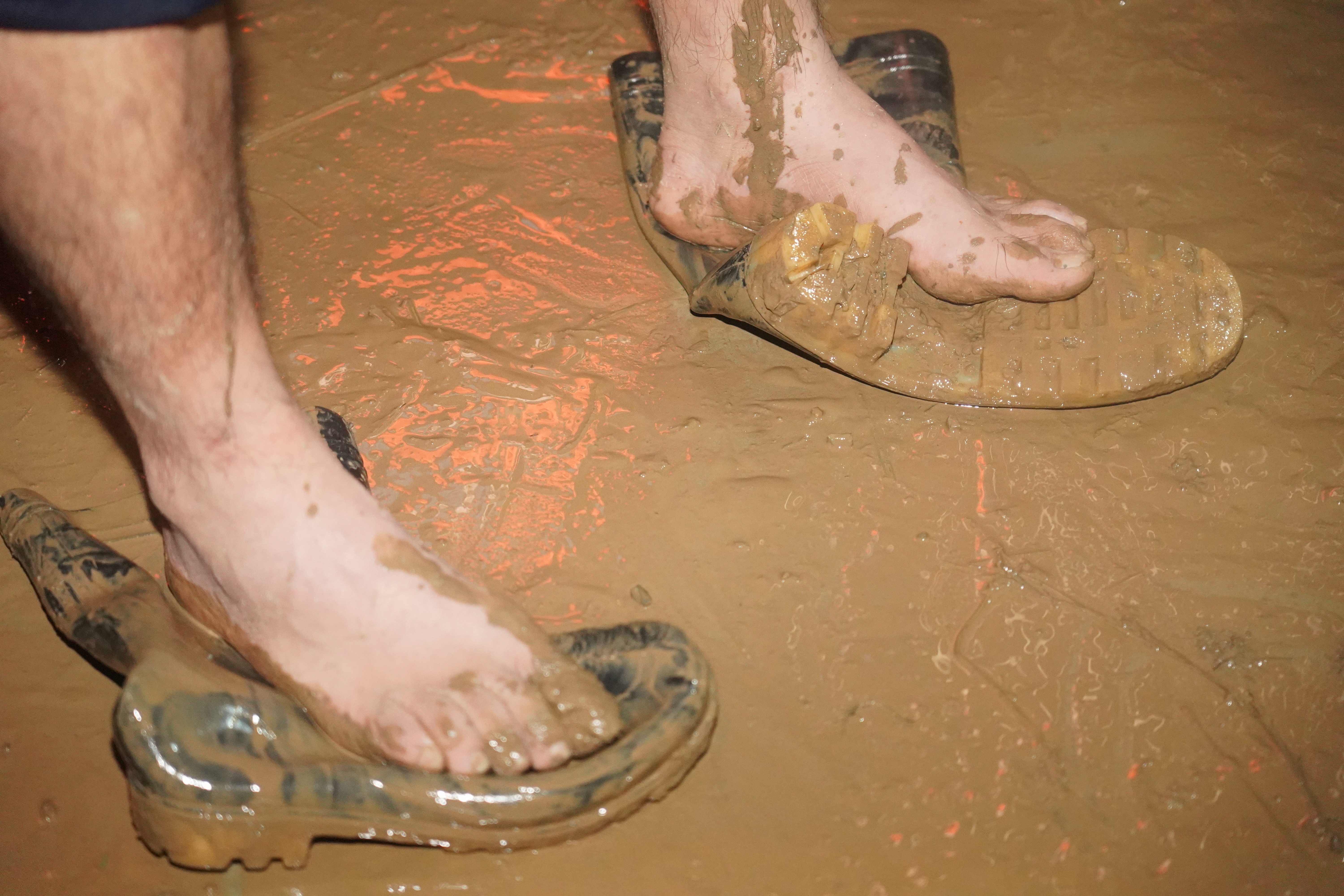 |看到洛阳“蓝朋友”的这双脚，心疼！