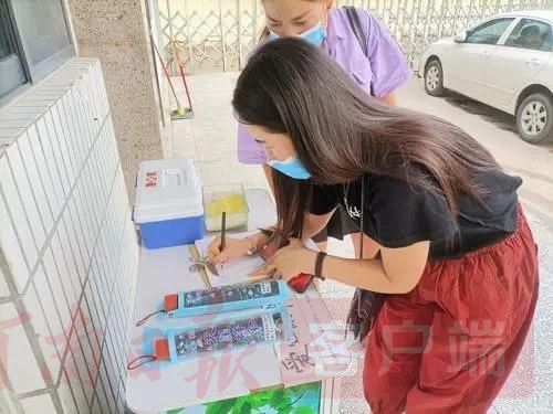 爱心|郑州公交“爱心小卖铺” 为城市添一美景