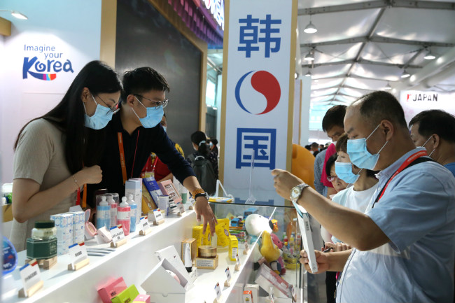 河南日报|金视界｜河南日报客户端“拍了拍你”，跟记者一起去服贸会“开开眼”