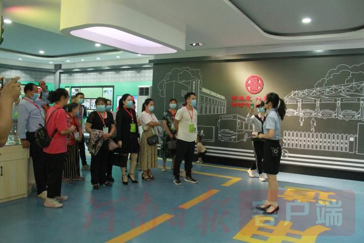 绿色出行|郑州公交“开放日” 乘客走进公交 共话绿色出行