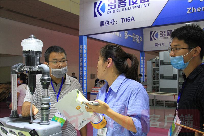 畜牧业|畜牧业展会上“神器”大集合：数据监督员、收蛋小能手、清洁卫士……