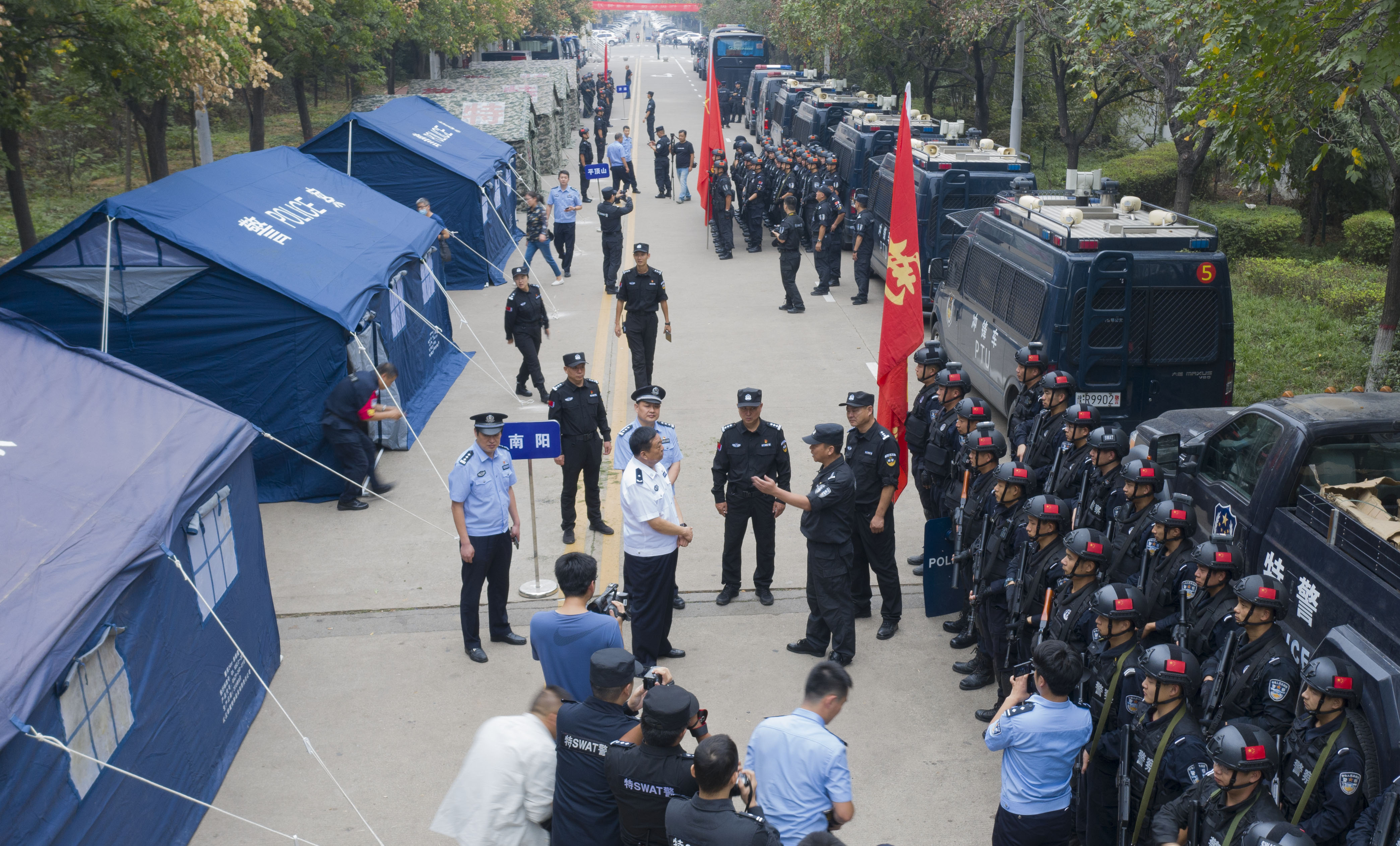 |演练现场！8名“暴恐分子”流窜洛阳，河南5市特警联合抓捕