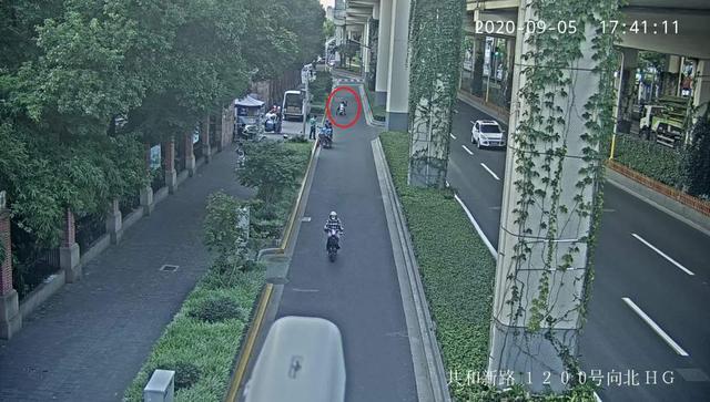 |路上撒刀片！一修车行老板获刑，半年后其子故伎重演又被捕