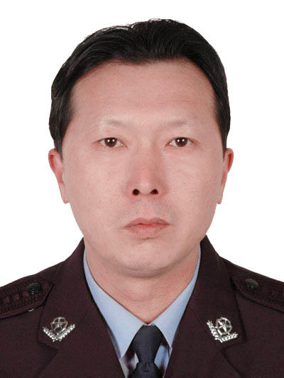 |信阳交警巴建东：55岁的生命定格在岗位上