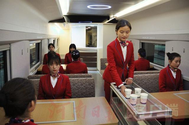 |“复兴号”开进大学校园当教室 “本科生”走进高职院校再回炉