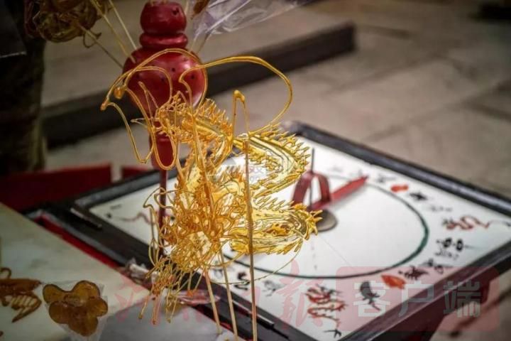 |淮滨：甜蜜糖画石上绘 妙笔生花书丹心