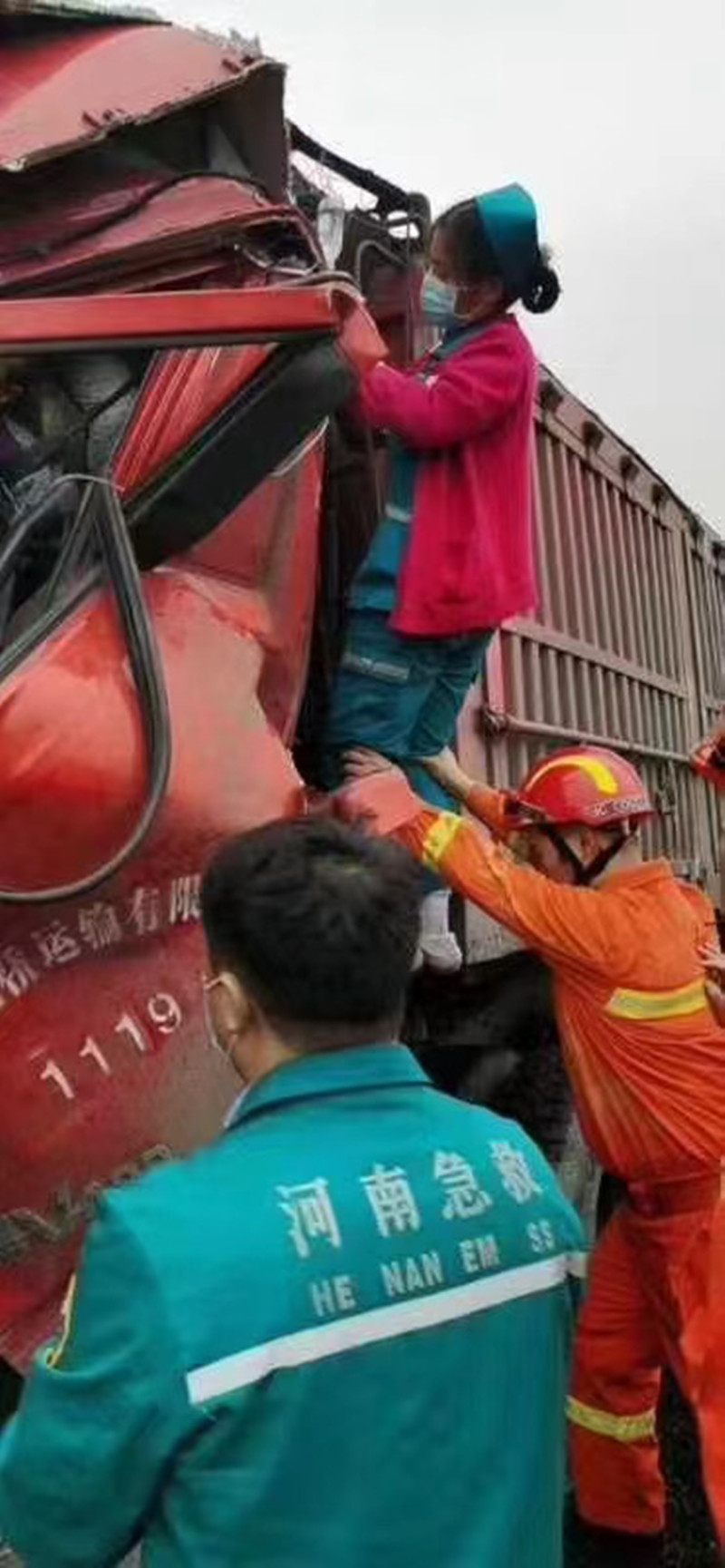 |这双手，举起生命桥！