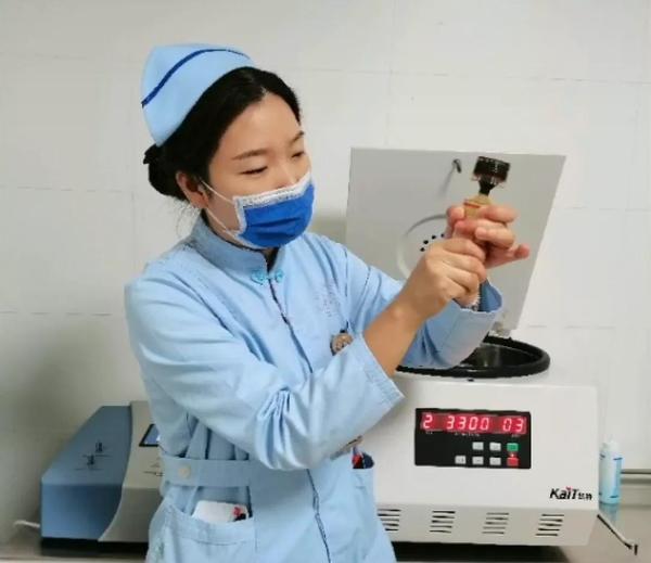 |仅一秒，手机突然变“手雷”！安阳一男子将手机放裤兜，险些炸断腿