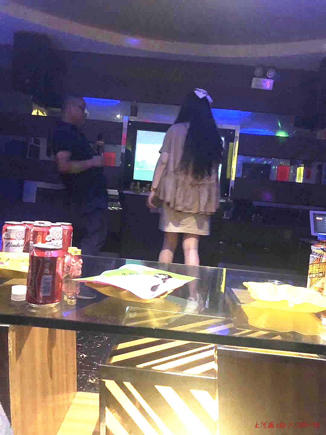 |洛阳一城管队长遭举报：脱岗喝酒、出入娱乐场所 涉事者暂被停职