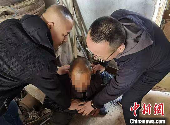 |男子“仗义”出头不慎杀人 逃亡15年终落网