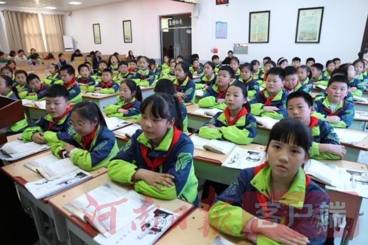 十四五农村贫困人口脱贫_脱贫攻坚图片