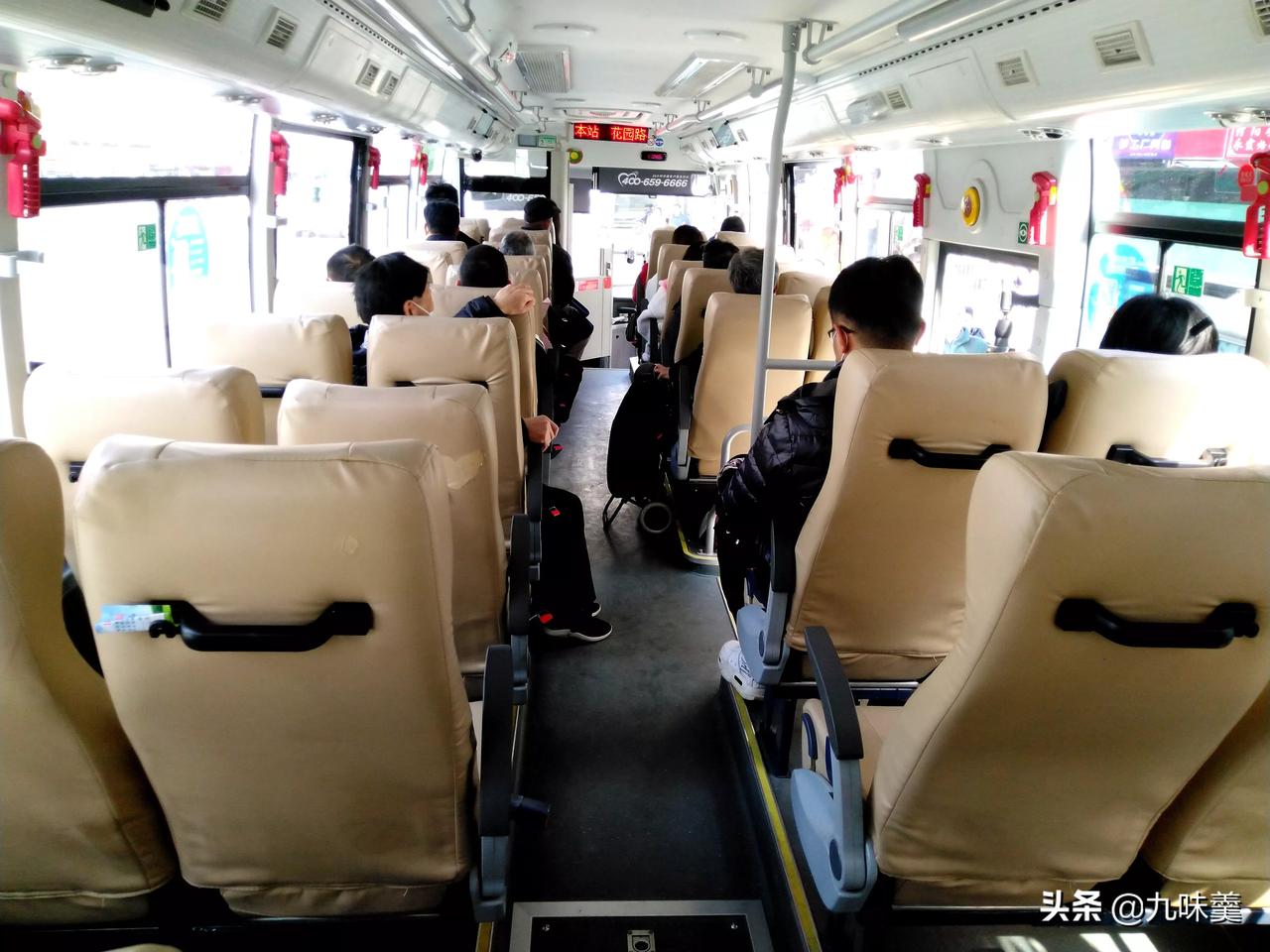 郑州公交车中的大巴车型坐着咋样乘客反映不一回应是否会撤换暂不好说