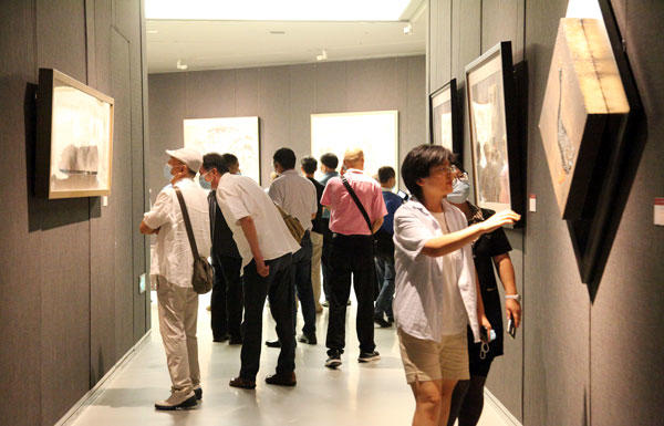中原画风——河南省优秀美术作品山东展在山东美术馆举办