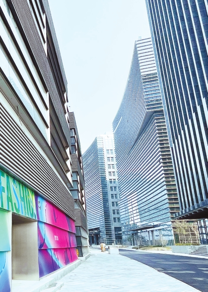 郑州地铁金融岛两座站点开通启用