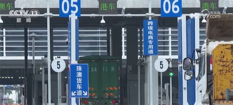 精仿葆蝶家行李箱