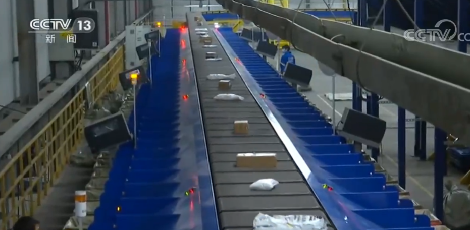 『分拨中心』武汉快递行业全面复工 物资流通加速