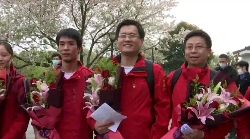 『』一个家庭11位医务人员奋战在抗疫一线 无锡“战疫一家人”团聚