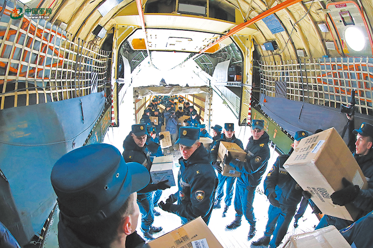 『中国军情』中国的暖心行动展现出守望相助、共渡难关的大国担当