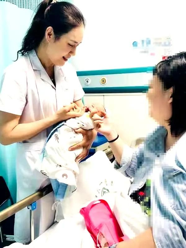 |河南省首例达芬奇机器人保留生育功能宫颈癌患者成功分娩