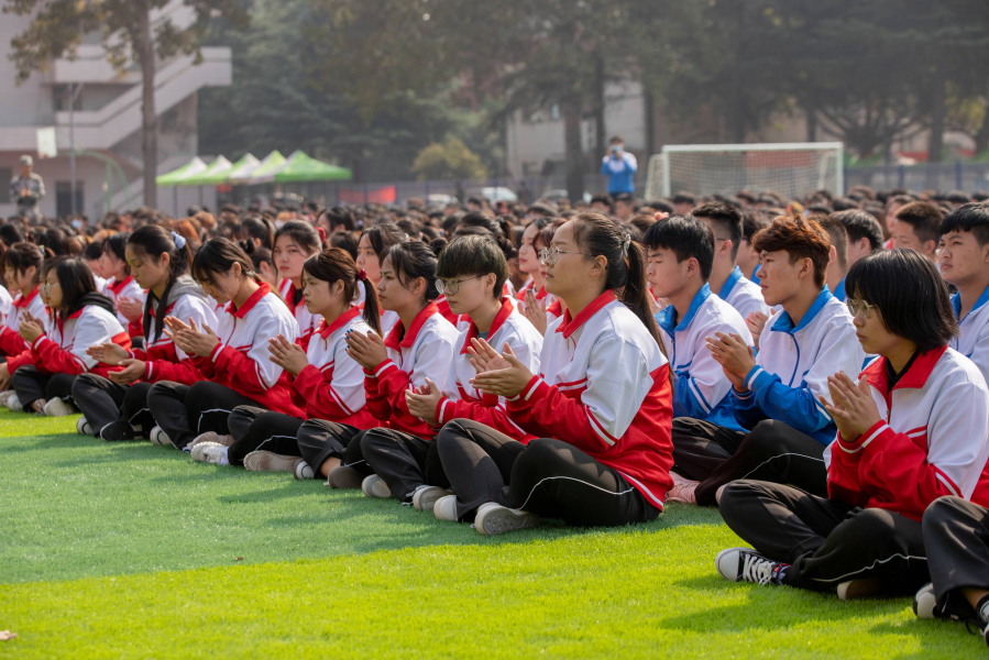 |只争朝夕 不负韶华！河南艺术职业学院举行新生开学典礼暨军训动员大会