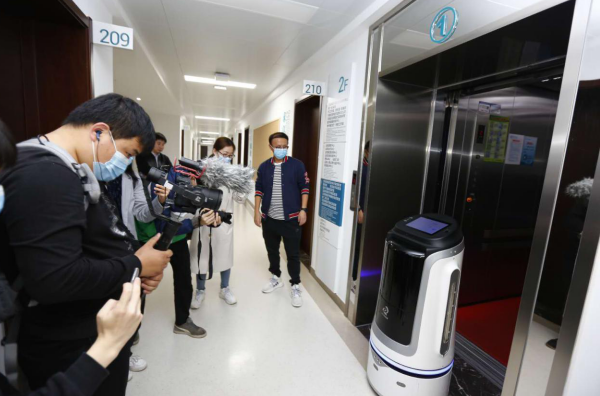 |东西南北中·5G发展看移动 | 郑州站之河南移动用5G技术 拓宽“生命通道”