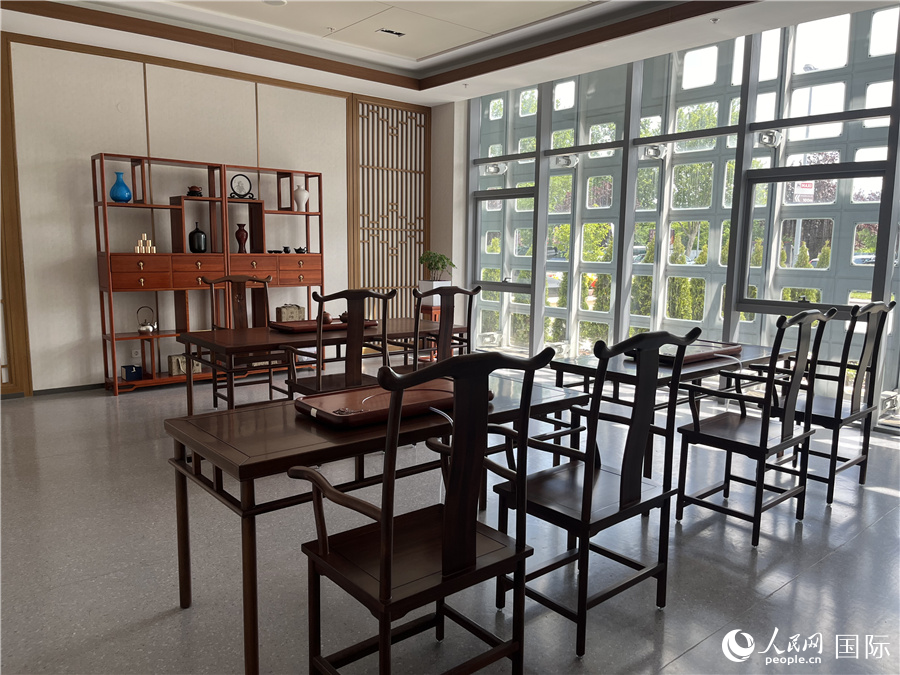 贝尔格莱德中国文化中心茶艺教室。人民网记者 盛楚宜摄