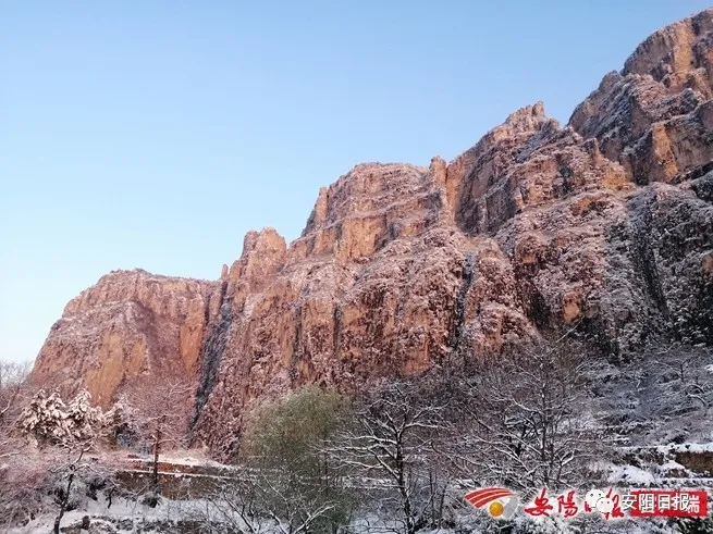 林州@醉美林州四月天 半山青翠半山雪