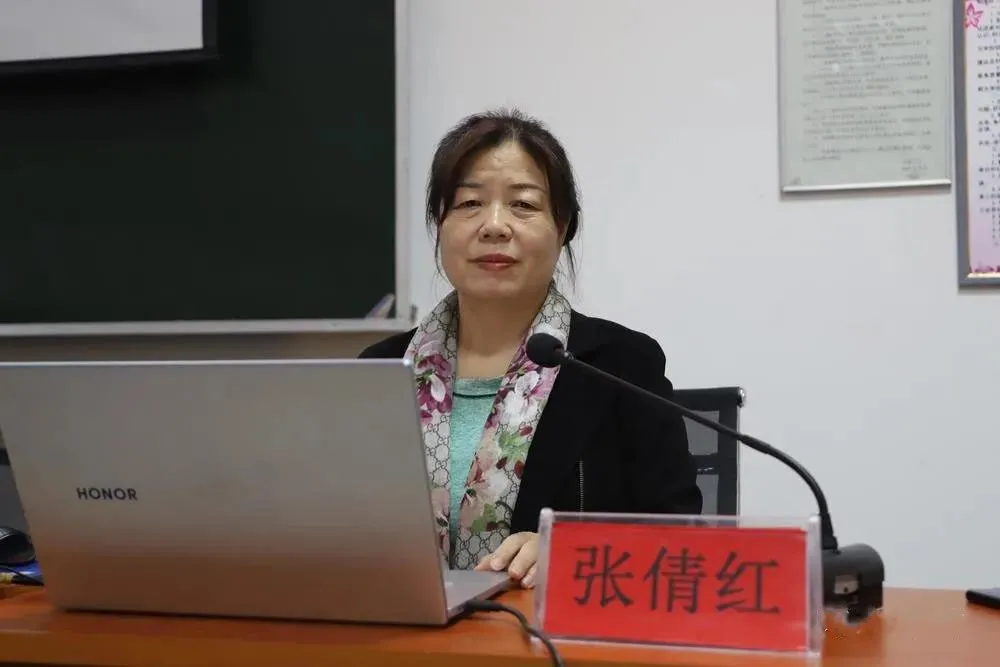 |郑州大学“优质生源基地”授牌仪式在乌海一中举行