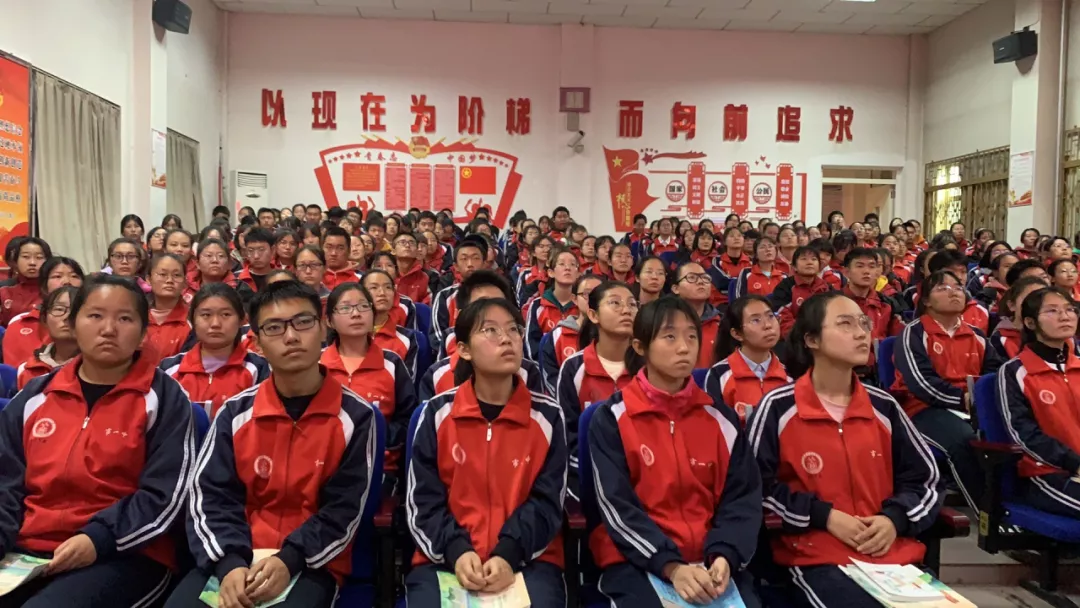 |郑州大学“优质生源基地”授牌仪式在乌海一中举行