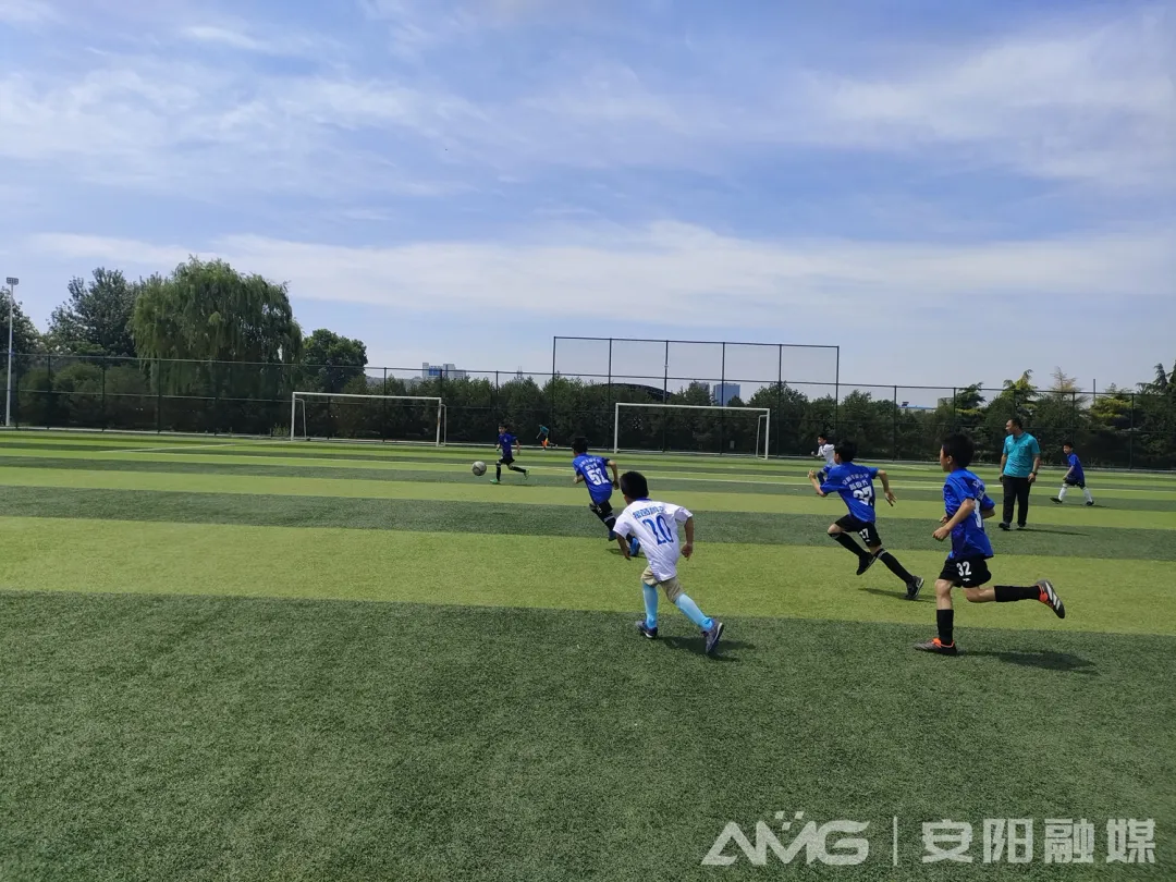 杯青少年足球挑战赛在国家体育总局安阳市航空运动学校足球场举行